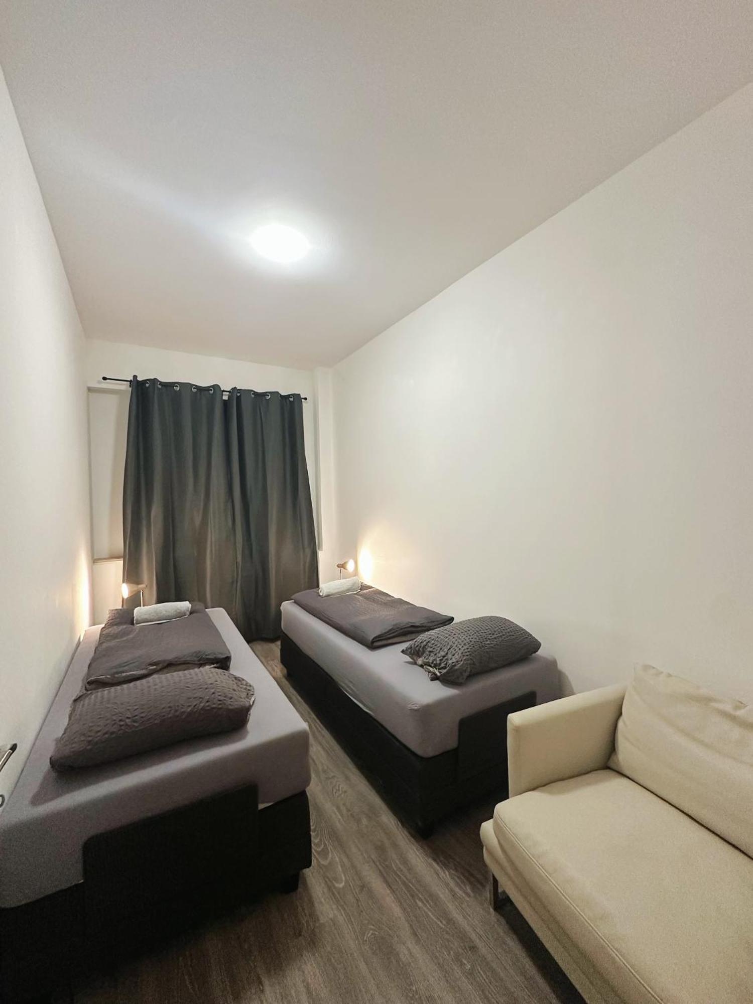 2Schlafenzimmer 5Betten Montuerwhonung Apartment Düsseldorf Exterior foto