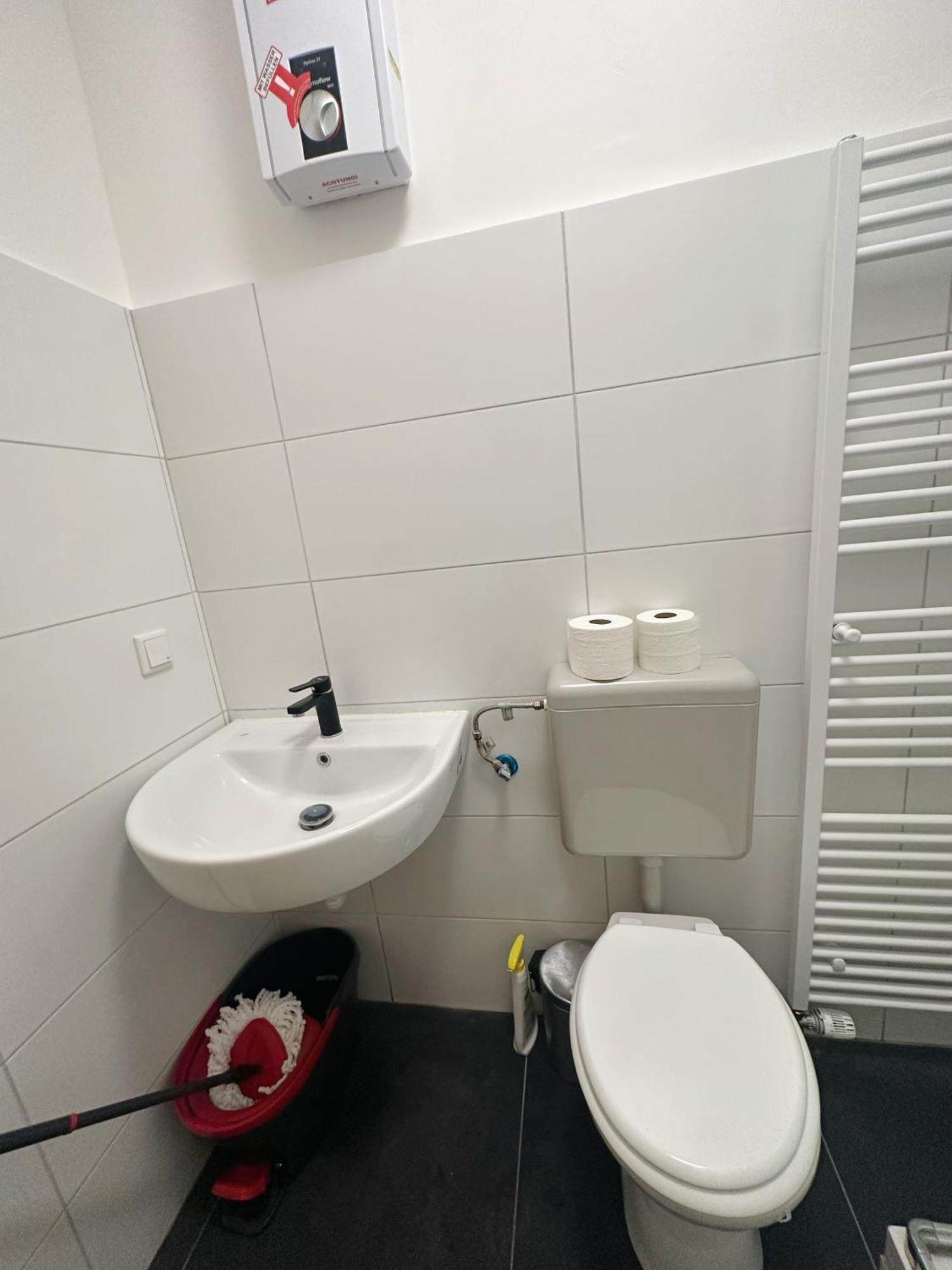2Schlafenzimmer 5Betten Montuerwhonung Apartment Düsseldorf Exterior foto
