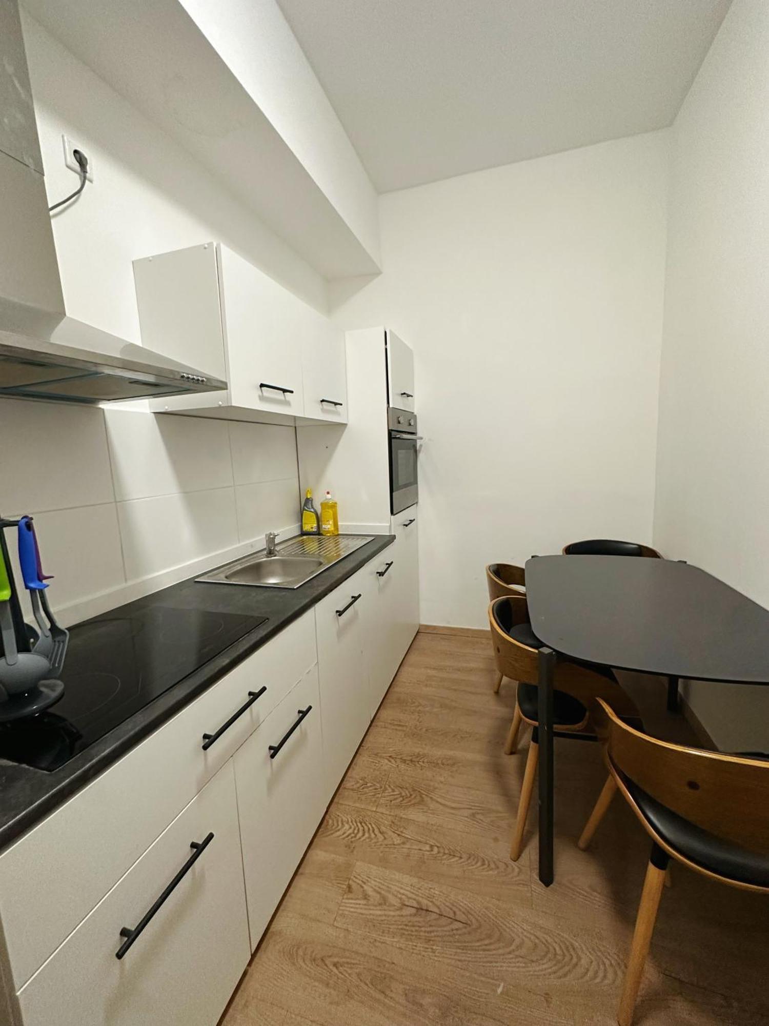 2Schlafenzimmer 5Betten Montuerwhonung Apartment Düsseldorf Exterior foto